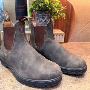 Blundstone Dark Brown Chelsea Boots